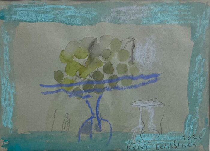 Päivi Eerikäisen sekatekniikoin tehty harmaa,sinertävä teos, jossa rypäleitä tarjoiluastiassa