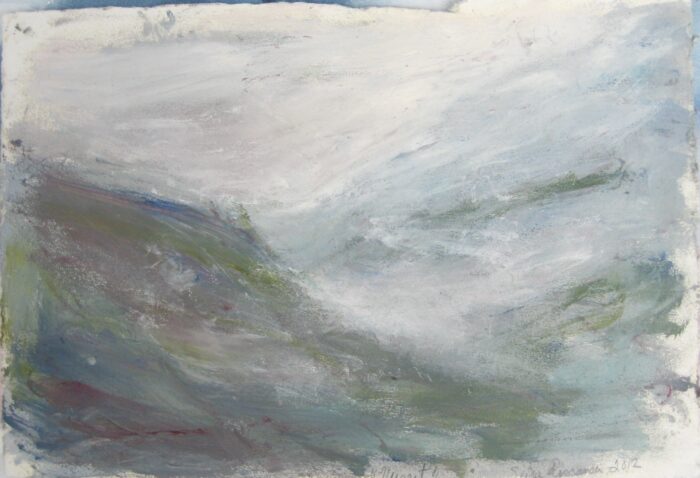 Seija Rissasen harmaasävyinen akryylimaalaus Vuorista